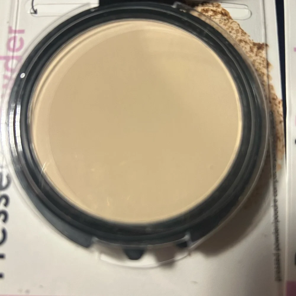 L.A. Colors Pressed Powder Shade ivory C21684  5X All new in original packages